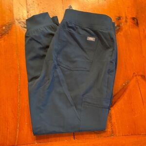 size large/petite. NWOT. Joggers. Figs.